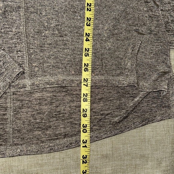 Calvin Klein VGUC long sleeved top silver like colour with gold splatter look - Picture 13 of 15